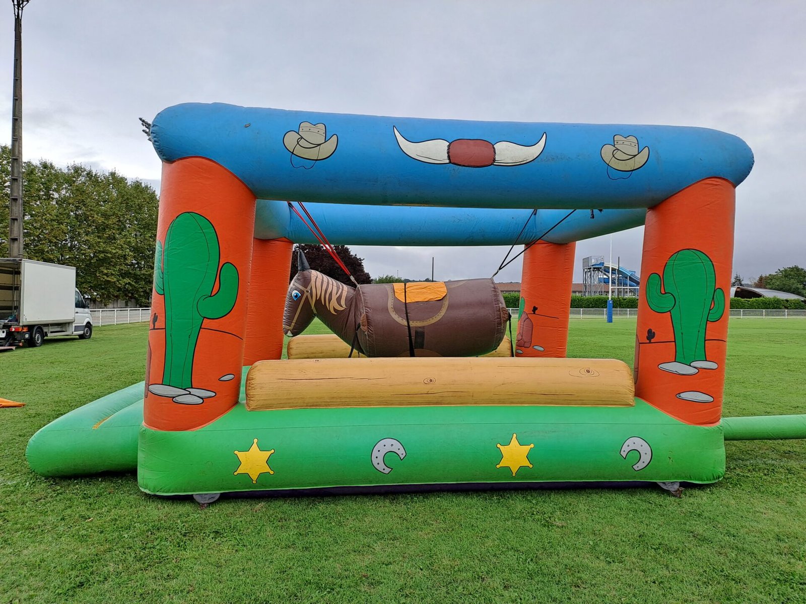 Bourricot têtu gonflable à louer Elite animation